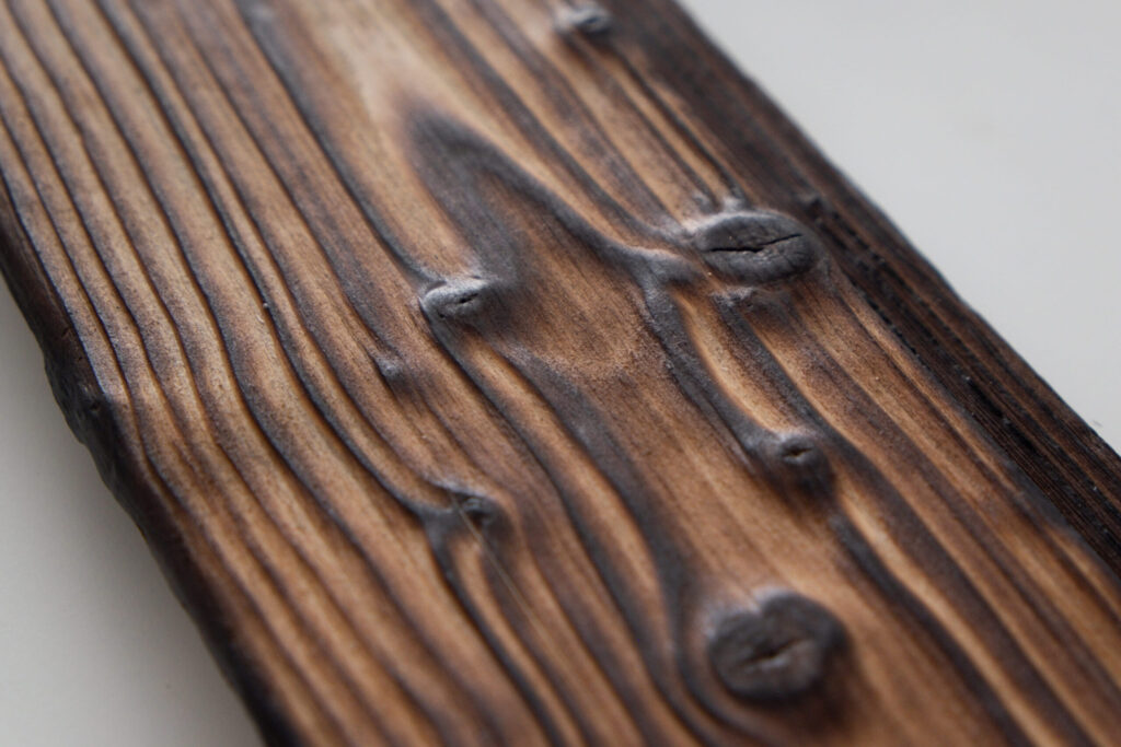 charred spruce medeksa natural