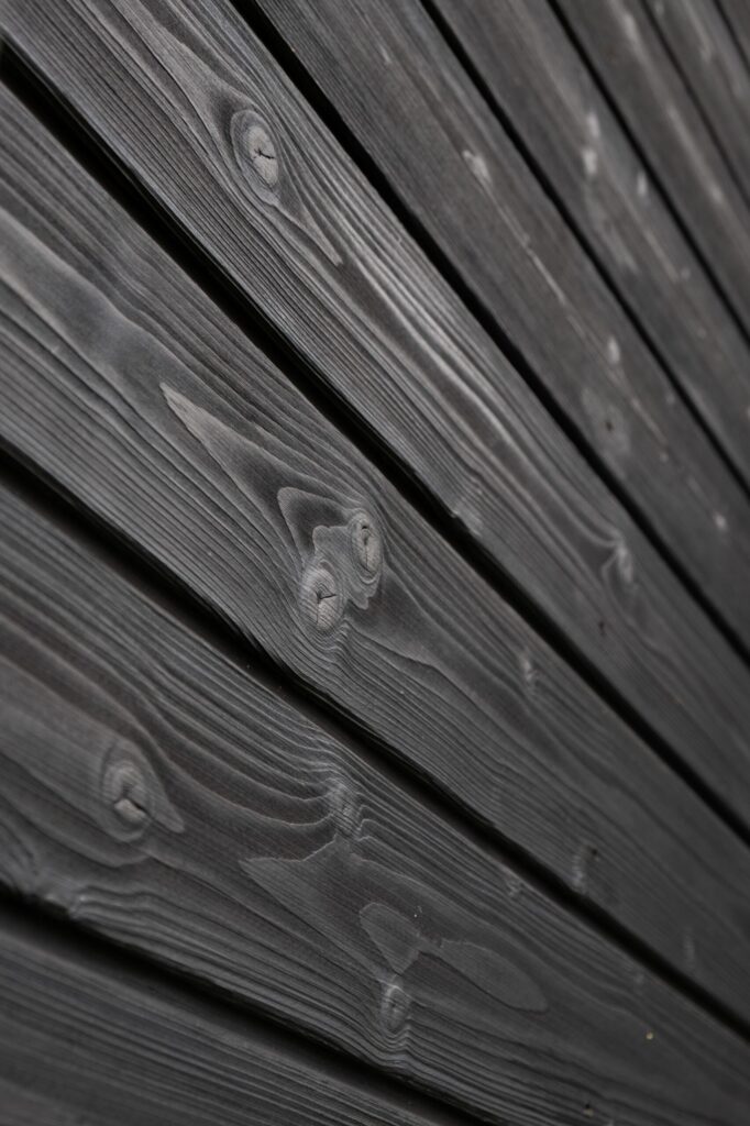 Charred spruce in Medeksa black