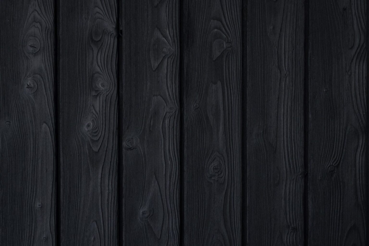 Charred Larch in Medeksa Black