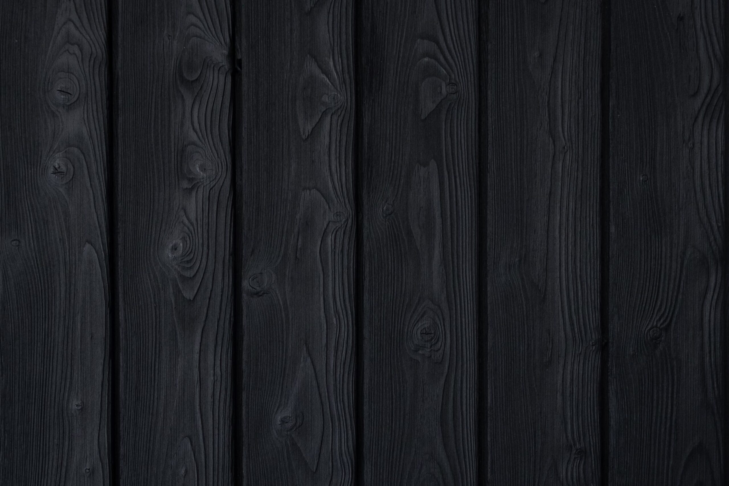 Charred Larch in Medeksa Black