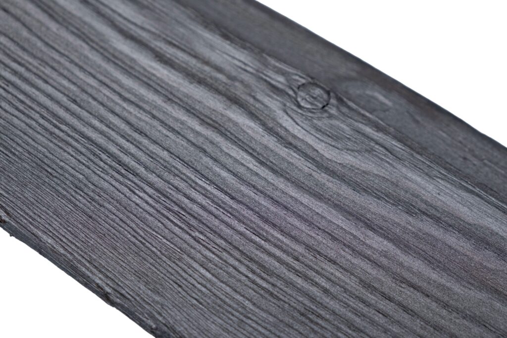 charred larch boards in medeksa steel color