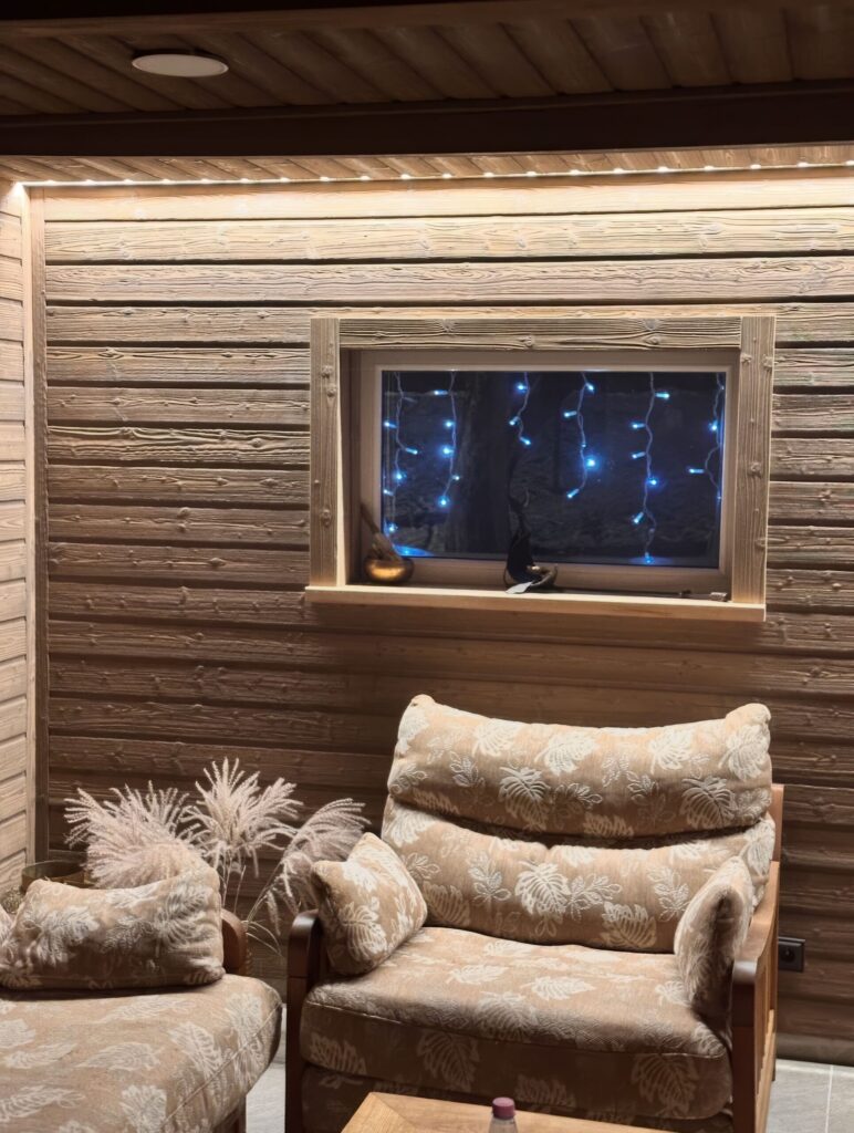 Burnt spruce interior trim panels